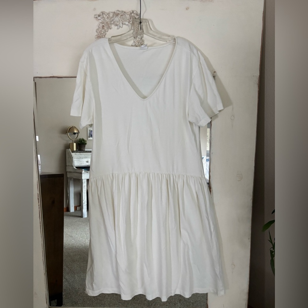 Melrose and Market White V-Neck Midi Dress - size M